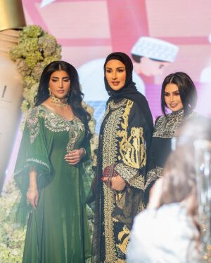 Buthaina Al Raisi Instagram - الجمعه الي الله لا يحرمنا منها
.
 part 1 🦋🦋🦋