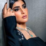 Buthaina Al Raisi Instagram - يليق بك الاستثناء ،،والحب والأولوية ،، وكل شيء جميل 🦋🦋🦋