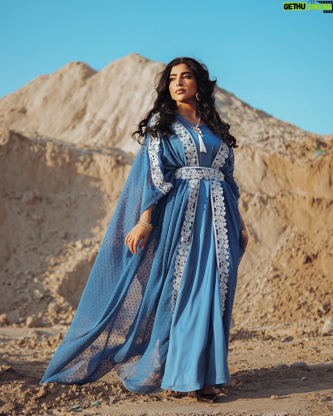 Buthaina Al Raisi Instagram - كُن شيئاً جميلاً من داخلك قبل الخارج ،، فجميل القلب لا يُنسى . 🦋🦋🦋 . اختيارات رمضانية من شي ان ،، كوليكشن ( #echoesofarabia ) كبير وراح تحتارون وانتوا تجهزون حق رمضان ،، لا تنسون كود الخصم ( arab18 ) . @shein_ar @sheinarabia Kuwait