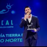 Álvaro Morte Instagram - Este pasado fin de semana me han hecho un regalo maravilloso. El @festivalmeria en su edición 22 y la @diputacionalmeria me honraron con una estrella en el Paseo de la Fama de Almería y el premio “Almería, Tierra de Cine”. Gracias a todos y todas. El cariño que he sentido en esta espectacular tierra ha sido inmenso. Me voy emocionado y feliz y con el deseo de volver pronto, muy pronto. Ya sea a rodar o a disfrutar de unas gambas de Garrucha!! Os llevo en el corazón ❤️ #almeria #festivalalmeria #tierradecine @breitling @boss