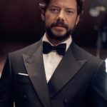Álvaro Morte Instagram - Antes de vestirme, justo antes, no tengo nada que pensar. ✨ Nueva colección de Emidio Tucci con @alvaromorte. #SoyEmidioTucci #MyECIFashion