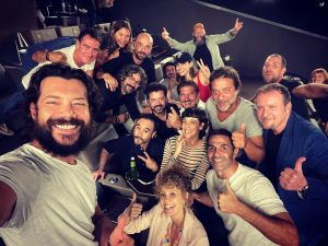 Álvaro Morte Instagram - Queda nada para que la podáis ver. Nada. Nosotros la hemos podido ver hoy. Y solo voy a deciros:

MADRE MÍAAAAAAAAA!!!!!

It’s almost here. Almost. We met and could watch it today. And I just can say:

OH, MY GOOOOOOD!!!!

@lacasadepapel 
@vancouvermediaproducciones 
@netflix 
#lcdp5