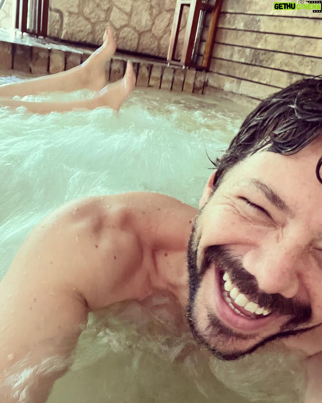Álvaro Morte Instagram - Hace ya semanas que regresamos de @hotelxcaretmexico y no dejo de pensar en lo bien que nos habéis tratado. No hemos podido estar mejor!! Vacaciones perfectas ❤️ #mejicolindoyquerido🇲🇽 @xcaretpark @xensespark @xelhapark Hotel Xcaret México