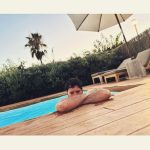 Álvaro Morte Instagram - Menorca. Hasta pronto, isla bonita. 💙 Gracias @ivankhanet @lagoresortme @aquarium_rte y a todo el equipo por los cuidados infinitos. Os voy a echar mucho de menos Lago Resort Menorca