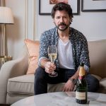 Álvaro Morte Instagram – “Para mí, el lujo es poder decidir sobre mi vida”. Brindamos con @alvaromorte por una buena y solidaria causa y, ya de paso, hablamos con él de la alta cocina, del Mundial de fútbol, de salvar los océanos o de sus nuevos proyectos, entre los que hay una película… ¡de Batman! Link en nuestra Bio a la entrevista completa. 

Follow 👉 @esquirees