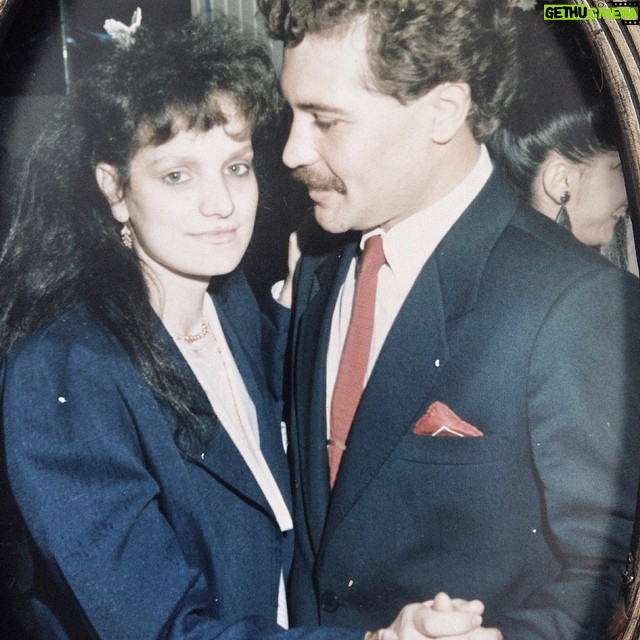 Çağatay Ulusoy Instagram - Canim annem canim babam ;)