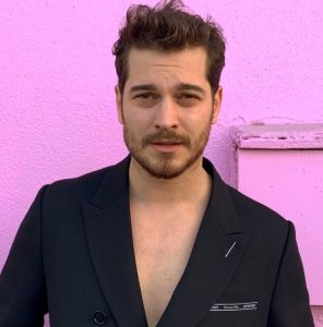Çağatay Ulusoy Instagram - ELLE Ocak 2019 /January 2019 @elleturkiye