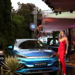 Çağla Şıkel Instagram - Dünyanın elektrikli otomobil devi @bydauto.turkiye ülkemize geldi 🥳 Çevre dostu birbirinden şık bu otomobillerle test sürüşüne çıkmak için sabırsızlanıyorum. ♥️ @bydauto.turkiye #BYD #BYDTurkiye #BugünYarınDaima İşbirliği