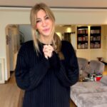 Çağla Şıkel Instagram – Özel okullar deprem bölgesindeki çocuklar için tam burslu kontenjan açıyor. 
Detaylar için misafirogrenci.org adresinden bilgi alabilirsiniz. 
Bu umutlu haber için emeği geçenlere çok teşekkür ediyorum. 
Lütfen yayalım, hepimize geçmiş olsun yeniden.