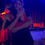 Çağla Şıkel Instagram - Bilin bakalım yeni yıla kim cennette giriyor?❤️ Herkese çooook güzel bir yıl diliyoruz … Sağlıkla, neşeyle ,huzurla 🫶🙏🏻💫🪷