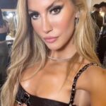 Çağla Şıkel Instagram – Dün akşam🫠🖤 @cihannacar @cengizakturkofficial @ozguninancgulle @huseyinkaygsuz @sabitakkaya ve tüm ekip! Emeği geçen herkese sonsuz teşekkürler🤍
#işbirliği