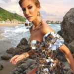 Çağla Şıkel Instagram – CAGLAXEMA🤍 çok seviyorum🙏🏻 iyi ki @emajewellery 🚀
#işbirliği