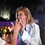 Çağla Şıkel Instagram - Hiçbir kelime bulamıyorum dün geceki heyecanımızı ve mutluluğumuzu anlatmaya… O kadar güzel fotoğraflar ve anlar var ki ama gece de bizimle olan dostlarımızdan birini paylaşamazsam eksik kalır aklım kalır diye sadece bir kaç güzel an bırakıyorum buraya … Beni hiçbir zaman yalnız bırakmayan Aileme Heyecanımıza ortak olan herkese Model arkadaşlarıma @ugurhanakdeniz e Balım @taitayfun a ve tabiki hayallerimizi gerçekleştirdiğimiz @zeliakacar ve @bakisusluer ve tüm ekibine kalbimi bırakıyorum🙏🏻🙌🏻 #isbirligi