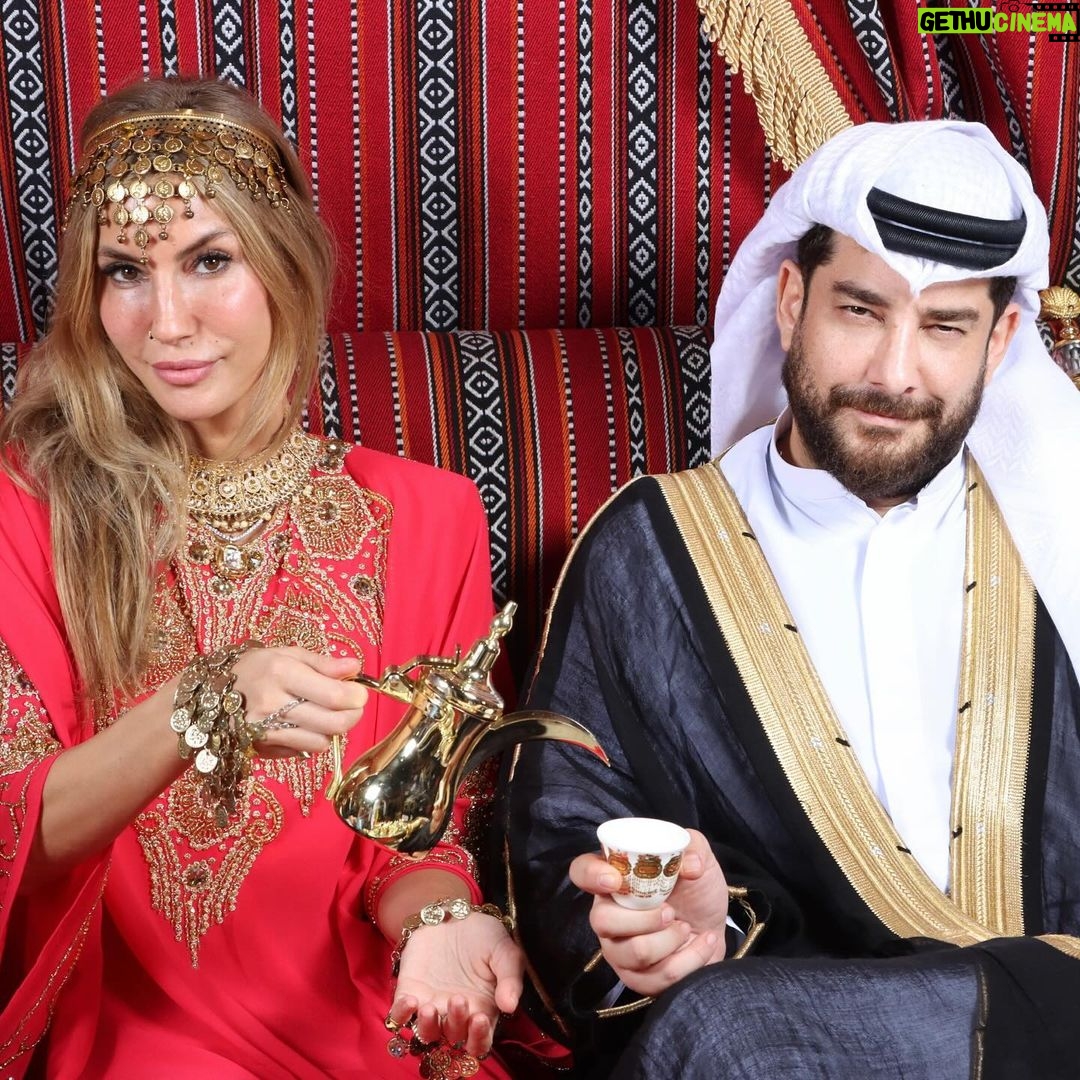 Çağla Şıkel Instagram - Cennet mahallesi X dubai 🤷♀️