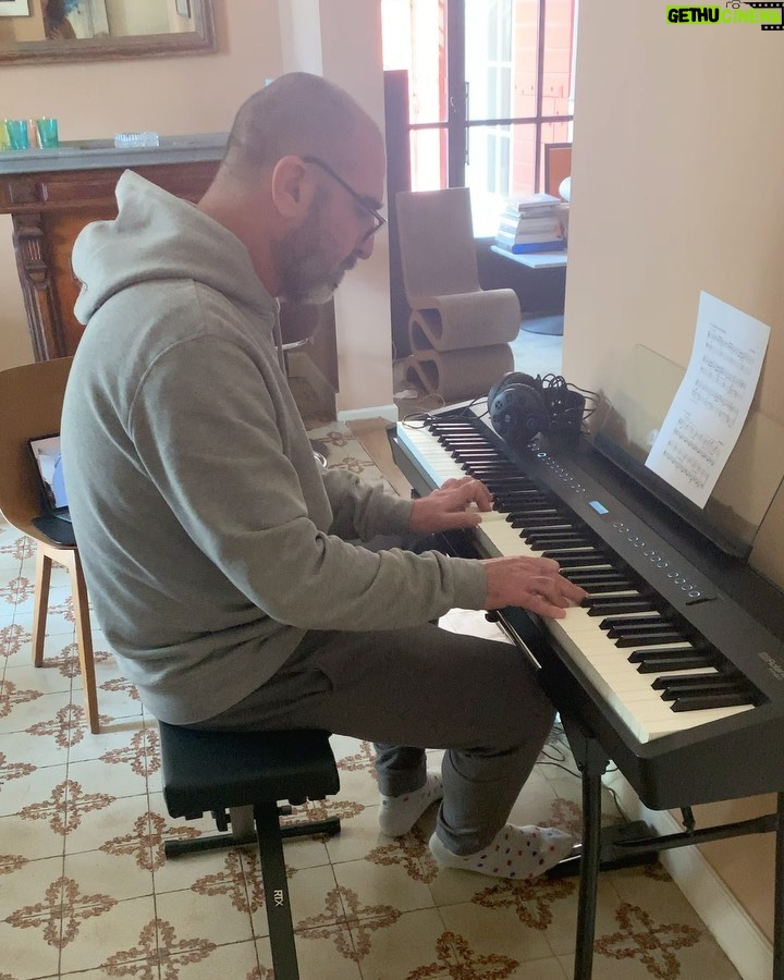 Éric Cantona Instagram - Seek a newer world Music by me