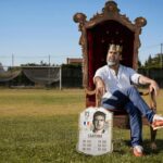 Éric Cantona Instagram - Welcome to my kingdom 👑⚽ #FIFA21 #Thereisonlyoneking #Collarsup