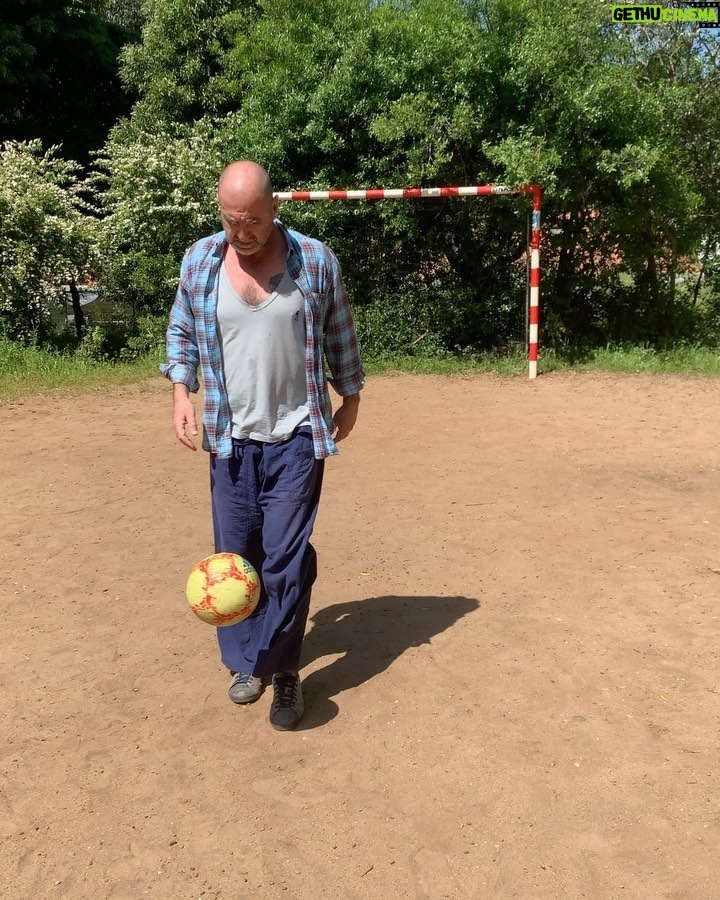 Éric Cantona Instagram - Still practicing wth my best friend.