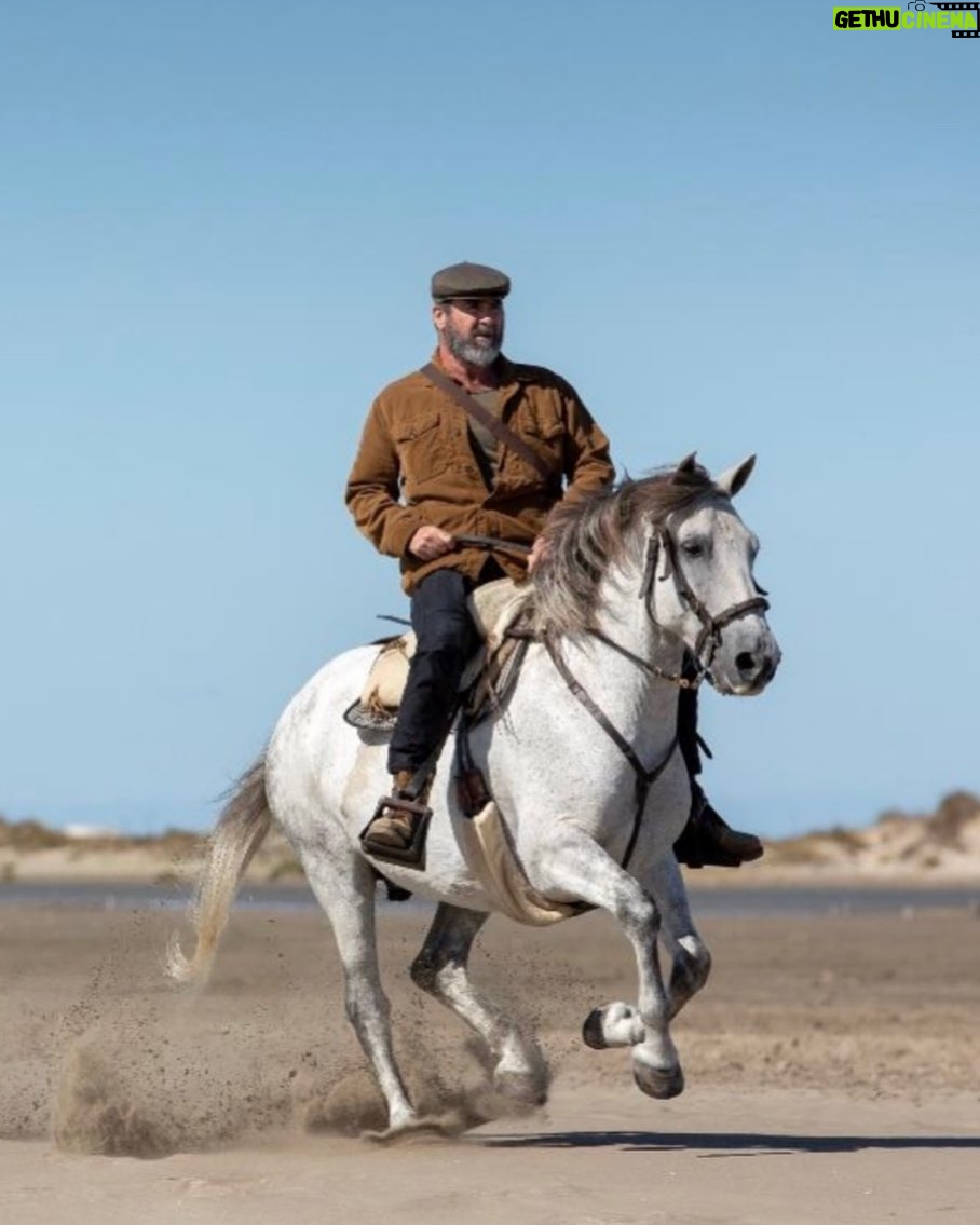 Éric Cantona Instagram - Ce soir sur France 3 à 21h00 « le voyageur 2» Comme on est confiné, autant s’évader en Camargue!!! This evening on France 3 at 9pm « the traveler 2 »
