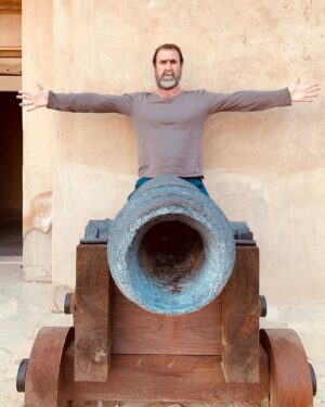 Éric Cantona Instagram - Make Love, not war! Happy New year!