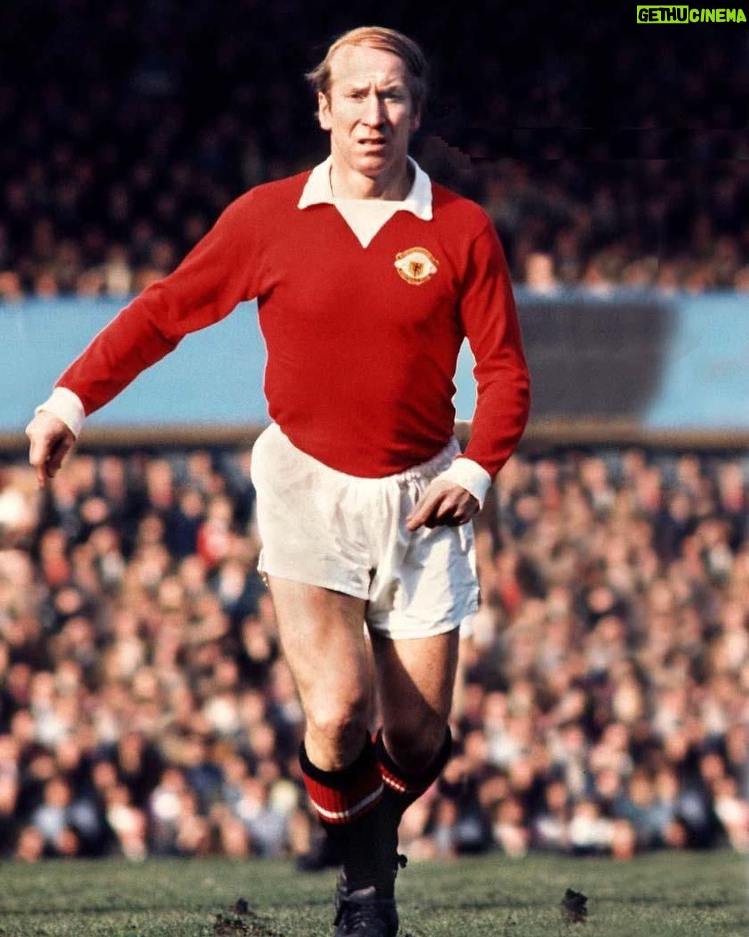 Éric Cantona - 149.9K Likes - Rest in Peace dear Sir Bobby Charlton. One of the best of all time. ❤️ @manchesterunited #bobbycharlton