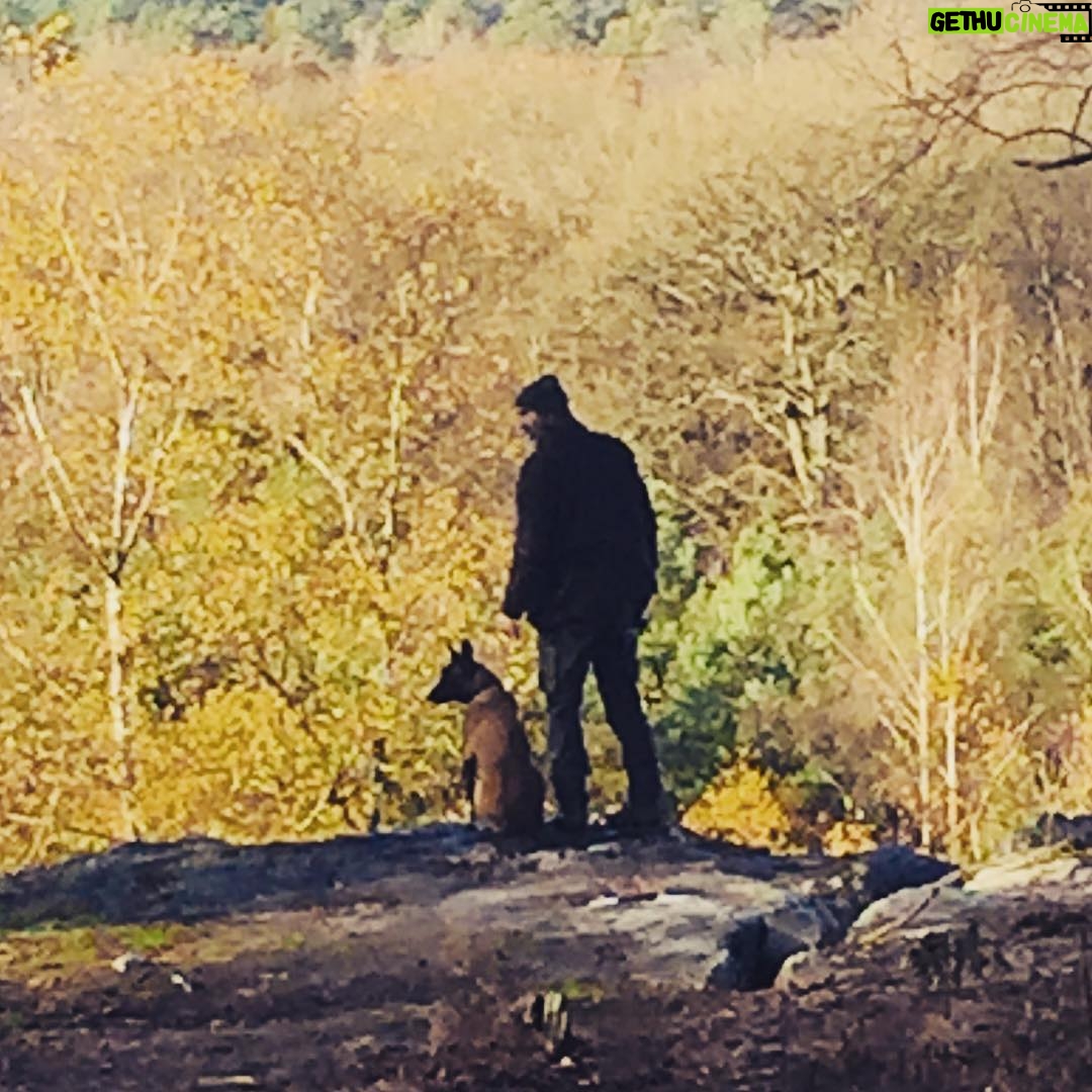 Éric Cantona Instagram - « I’m the traveler, I go place to place, they see my face, then I’m gone. » #guru @stephaniemurat