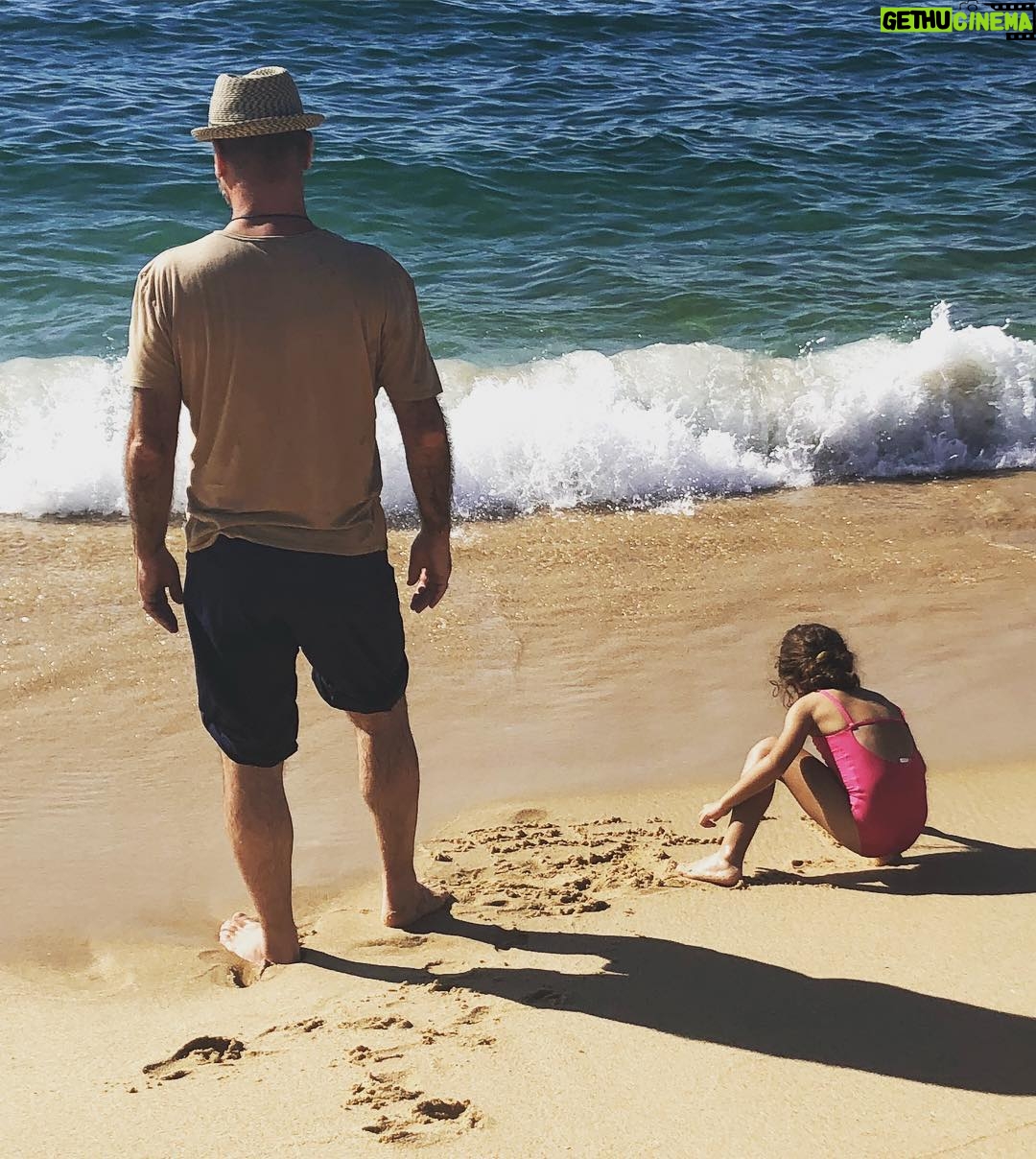 Éric Cantona Instagram - Let the tide decide #selma #footprints