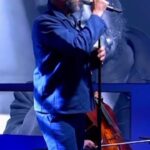 Éric Cantona Instagram - Live at @c_a_vous #thefriendswelost #cantonasingsericleclub #cantonasingseric.club