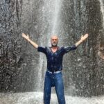 Éric Cantona Instagram - Innocent when I dream