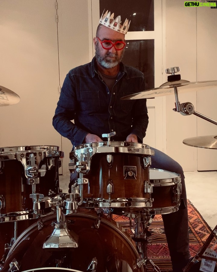 Éric Cantona - 61.8K Likes - Happy New Year!