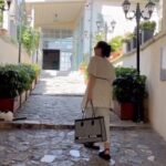 Öykü Gürman Instagram – İTÜ TMDK’nin Kurucularından ve Türk müziğinin Duayeni değerli hocamın kabrini ziyarete gittim,dualarımı ettim. #önemliolanbıraktığınızizdir #sansohretgeceryaptıklarınızkalır #üngecicisanatbizekalandır
#nurlariçindeuyuyuncanımhocam 🤲🏻 #allahrahmeteylesin  #dualarla #saygıyla #unutmayalım #unutturmayalım #sanatcı #sanat #tsm #klasiktürkmüziği 
Prof. Dr. Alâeddin Yavaşca 
Konservatuarımızın kurucularından, üniversitemizin duayen hocalarından, Klasik Türk müziği sanatçısı, icracı ve bestekâr. 

2021’in son ayının 23’ü Âlaeddin hocanın söylediler göçtüğünü 
ebediyyen sesi gökkubbede baki kalacak,analım her sene bayram gibi vuslat gününü.

Âkıbet geçti yavaşca
Alem-i manaya Rûhunu eyledi teslim ol ulu Mevlâya
Ruhu için Fatiha #alaeddinyavaşça 
🤲🏻