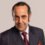 Öykü Gürman Instagram – Yüzünden gülümsemesi eksik olmayan,herkese her daim iyilikle, sevgiyle yaklaşan, sanatına, oyunculuğuna,sesine,enstrumanına, dansına
besteciliğine hep hayran olduğum #özkanuğur büyük #sanatçı #usta Allah rahmet eylesin. Seni hiç unutmayacağız. Hep bizim kalbimizdesin. Biz MFÖ şarkılarıyla büyüdük,çocukluğumuzdan gençliğimizden bir parça koptu gitti…🥹 #mekanıncennetolsun #özkanuğur seni hep çok sevdik,seveceğiz… sesin,sanatın,insanlığın bize en güzel en büyük hediye. #dualarımızdasınızdaima 
#mfö