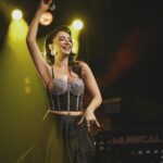 Öykü Gürman Instagram – Sahne 💫 #konser #müzik 

Sen bir balığın ezberinde bile kalırsın.

Ahmed Arif der ki: ”Bir gönül inceliğidir, bir insana değerli olduğunu hissettirmek.”

Saç: @senelbozkurt_ 
Makyaj: @sevimeminn 

@10uroz @fatihicmeli @tuuubiiis @madenvedat53 #ekipcandır 🤲🏻❤️🧿💃🏻@tutkucan80 @gungorkahraman_official @salihyasargunes @taner_keser @ahmet_www_ @mkendirli @tcirfanbabacan @slekesizgoz