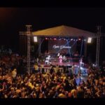 Öykü Gürman Instagram - Muhteşem bir konserdi. Teşekkürler #ordu #fatsa #yalıköy #kurbanbayrami #denizcilikvekabotajbayramı @loveweddingorganizasyon @10uroz yeni şarkı #acıyıbırak tüm #dijitalplatformlarda @pasajmuzik @gungorkahraman_official @neselihikayem @ibrahimetemkibar