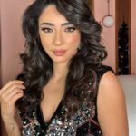 Öykü Gürman Instagram – Sevgili Öykü Hanım’ı konsere hazırladık❤️ @oykugurman 

Saç: @sahyjemalhairartist Arda Bektaş Maltepe