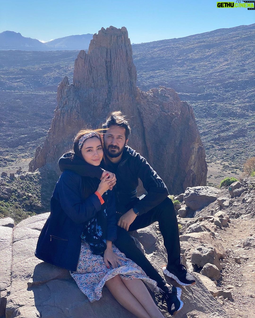 Öykü Gürman - 64.9K Likes - Severek,sevilerek kıymet bulmak ne güzel. Ömrün hep sağlıkla,güzelliklerle,
mutluluklarla geçsin dilerim. Dualarım seninle. İyi ki varsın🙏🏼❤️ can yoldaşım,arkadaşım, dostum, sevgilim,ruh eşim doğumgünün kutlu olsun,herşey gönlünce olsun. Allah yolunu açık etsin daima… @fatihicmeli
🙏🏼🧿💃🏻🎈🖤❤️ #maşallah
seni çok seviyorum😘 #nisan28 #doğumgünü #happybirthday 🎁🎂🥳 #fatihicmeli