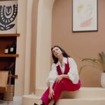 Öykü Gürman Instagram - “Ey halimi soranım” tüm dijital platformlarda yayında. Emeği geçen herkese çok teşekkür ederim. #pasajmüzik @pasajmuzik Söz-Beste @turaltogrulmusic_ Aranje: @gungorkahraman_official Video Klip : @imrehaydaroglu Styling: @giodevdariani Makyaj: @canboz_makeup Saç: @batuhangelisli @imrehaydaroglu @turaltogrulmusic_ @gungorkahraman_official @pasajmuzik @10uroz @fatihicmeli @tuuubiiis @julidekocoglu @emreduymazz @netdmuzik
