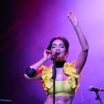 Öykü Gürman Instagram - #sahne #konser #tugbagazanfermakeup💄 #batuhangelislihair💇🏻‍♀️ 📸 @kemal.aydogdu #photography