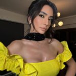 Öykü Gürman Instagram - #sahne #konser #tugbagazanfermakeup💄 #batuhangelislihair💇🏻‍♀️ 📸 @kemal.aydogdu #photography