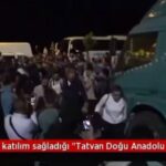 Öykü Gürman Instagram – Repost from @oykugurmanbilgilerr
•
📍45 bin kişinin katılım sağladığı “Tatvan Doğu Anadolu Fuarı” Öykü Gürman konseriyle sona erdi!
 Bitlis’in Tatvan ilçesinde 54’üncüsü düzenlenen “Doğu Anadolu Kültür ve Sanat Festivali” sona erdi. COVID-19 salgını nedeniyle 2020 ve 2021 yıllarında düzenlenemeyen Tatvan Doğu Anadolu Kültür ve Sanat Festivali bu yıl yapılan birçok etkinlik ile başlamıştı.Tatvan Belediyesi tarafından 3 gün boyunca süren festivalde, kortej yürüyüşü, geleneksel halk oyunları yarışması, maraton koşusu, kort tenisi, masa tenisi, yüzme, satranç, yağlı direk, çocuk etkinlikleri, sihirbaz gösterileri ve birbirinden eğlenceli konserler yapıldı. Tatvan Sahili Etkinlik alanında düzenlenen fuara 3 gün boyunca yaklaşık 45 bin vatandaş katıldı. Fuarın finalinde ise Karadeniz müziğinin sevilen sanatçısı Öykü Gürman sahne aldı. Etkinlik alanına sığmayan vatandaşlar birbirinden güzel şarkıları dinlemek için Van Gölü sahil kenarına kadar taştı. Konserde şarkılara sık sık eşlik eden vatandaşlar doyasıya eğlenirken 3 gün boyunca unutulmaz anlar yaşadı.Konserde konuşan Tatvan Belediye Başkanı Mehmet Emin Geylani, yoğun katılım ile fuarın sona erdiğini fakat 10 Haziran tarihinde yeniden konserlerin devam edeceğini söyleyerek tüm halka teşekkür etti.Ardından Geylani, Öykü Gürman’a çiçek vererek hediye takdim etti. Konser havai fişek gösterileri ile sona erdi.Konsere, Bitlis Vali Yardımcıları İzzet Cem Eser ile Furkan Seyman, Tatvan Kaymakamı Tekin Erdemir ile eşi Havva Erdemir, siyasi parti temsilcileri, sivil toplum kuruluşları ve binlerce vatandaş katıldı!
#bitlis #tatvan #doguanadolu #kulturvesanatfestivali