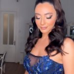 Öykü Gürman Instagram - Kostüm: @hasanaltin_official 💫 Saç: @batuhangelislihairstudio Makyaj: @tugbagazanfer 🌟 #reels #instagram #dress #houtecouture #hasanaltıncouture #makeup #tugbagazanfermakeup🎨 #sac #hair #batuhangelisli #konzert #stage #müzik #eglence #art