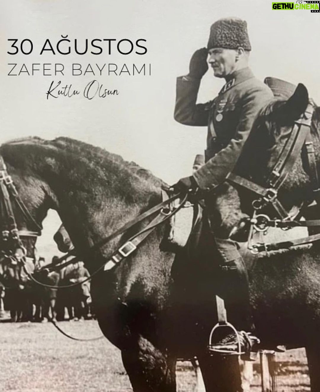 Öykü Gürman Instagram - #30ağustoszaferbayramımızkutluolsun🇹🇷🇹🇷🇹🇷 #mustafakemalatatürk #atatürk