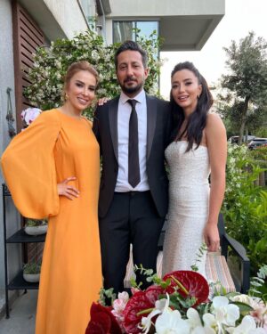 Öykü Gürman Instagram - Bu şahane fotoğraflar için teşekkür ederiz canım @nilgunkara ❤️🙏🏼🧿 
Ne güzel anlar yaşadık hep birlikte.  #aileherşeydir❤️
