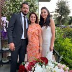 Öykü Gürman Instagram - Bu şahane fotoğraflar için teşekkür ederiz canım @nilgunkara ❤️🙏🏼🧿 Ne güzel anlar yaşadık hep birlikte. #aileherşeydir❤️