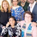 Öykü Gürman Instagram - Unutulmayacak bir anneler günü, her anı çok kıymetli❤️🙏🏼😌🧿 #çokşükürbinşükür #iyikalplerhepyanyanadır ne mutlu bize💐 Allah başımızdan eksik etmesin. Saygı duymak, dikkat,hayranlık,idrak,tevazu,mutluluk, huzur ve çok sevgi. #iyikivarsınız @cemalnursargutadair @kerimguc @serhatturhanofficial @sinancanan @nefes.akademi @gamze_fashionist @selahattinturhan #tümannelerimizinannelergünükutluolsun 💐🙏🏼 #iyilikle #muhabbetle #sevgiyle daima…