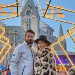 Öykü Gürman Instagram - Sevdaya,iyiliğe,aşka,anlayışa, muhabbete,kavuşmaya,umuda, saygıya,hayallere dair hangi kelimeler varsa hepsi sende,hepsi bizimledir. Ne mutlu ki; yolcusu olduğumuz bu hayatta seninle herşeyi “paylaşmak”, birlikte bu yolları yürümek ne kadar keyifliymiş. Hissettirdiğin huzur,güven ve mutluluk için teşekkür ederim. Doğumgünün kutlu olsun canım sevdiceğim… #mutluluğundaimolsun dilerim. #hepmutluolalım #sağlıklıolalım #çokşükür🙏 bu özel gecede tüm duaların kabul olsun. #kadirgecesi Yeni yaşında başarı,şans,huzur,mutluluk hep seninle olsun.Seni çok seviyorum❤️ #28nisan #doğumgününkutluolsun @fatihicmeli