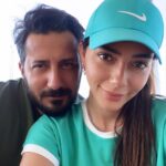 Öykü Gürman Instagram - Sevdaya,iyiliğe,aşka,anlayışa, muhabbete,kavuşmaya,umuda, saygıya,hayallere dair hangi kelimeler varsa hepsi sende,hepsi bizimledir. Ne mutlu ki; yolcusu olduğumuz bu hayatta seninle herşeyi “paylaşmak”, birlikte bu yolları yürümek ne kadar keyifliymiş. Hissettirdiğin huzur,güven ve mutluluk için teşekkür ederim. Doğumgünün kutlu olsun canım sevdiceğim… #mutluluğundaimolsun dilerim. #hepmutluolalım #sağlıklıolalım #çokşükür🙏 bu özel gecede tüm duaların kabul olsun. #kadirgecesi Yeni yaşında başarı,şans,huzur,mutluluk hep seninle olsun.Seni çok seviyorum❤️ #28nisan #doğumgününkutluolsun @fatihicmeli