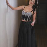 Öykü Gürman Instagram – Sahne 💫 #konser #müzik 

Sen bir balığın ezberinde bile kalırsın.

Ahmed Arif der ki: ”Bir gönül inceliğidir, bir insana değerli olduğunu hissettirmek.”

Saç: @senelbozkurt_ 
Makyaj: @sevimeminn 

@10uroz @fatihicmeli @tuuubiiis @madenvedat53 #ekipcandır 🤲🏻❤️🧿💃🏻@tutkucan80 @gungorkahraman_official @salihyasargunes @taner_keser @ahmet_www_ @mkendirli @tcirfanbabacan @slekesizgoz