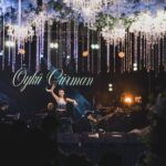 Öykü Gürman Instagram - Sahne 💫 #konser #müzik Sen bir balığın ezberinde bile kalırsın. Ahmed Arif der ki: ''Bir gönül inceliğidir, bir insana değerli olduğunu hissettirmek.'' Saç: @senelbozkurt_ Makyaj: @sevimeminn @10uroz @fatihicmeli @tuuubiiis @madenvedat53 #ekipcandır 🤲🏻❤️🧿💃🏻@tutkucan80 @gungorkahraman_official @salihyasargunes @taner_keser @ahmet_www_ @mkendirli @tcirfanbabacan @slekesizgoz
