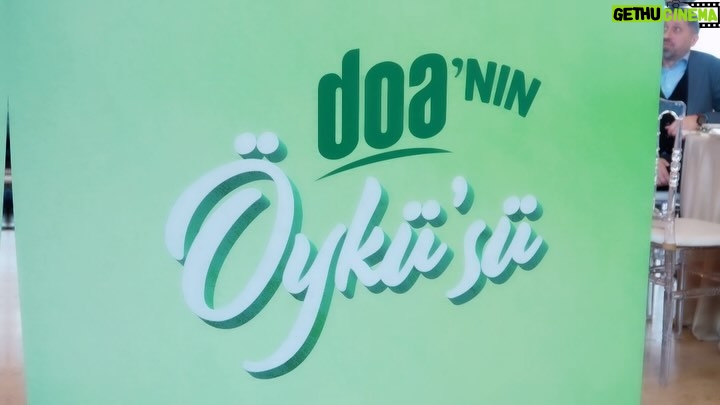Öykü Gürman Instagram - Emeği geçen herkese teşekkürler 💚🌿🍀#doa #vegan #yerliüretim #temizlikdoasındavar #doanınöyküsü #lansman #doatemizlik @medyarestart @10uroz @fatihicmeli @happyhourcw @ilayalpgiray @varol @ulug_aydeniz @_gizemyavuz @huseyndrsn @doatemizlik