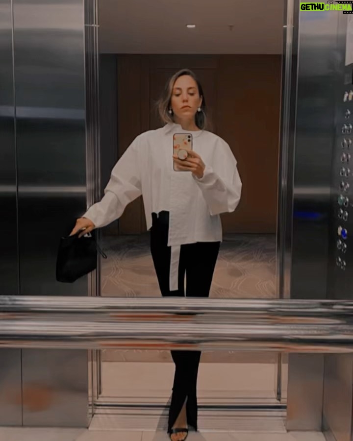 Öykü Karayel Instagram - I’m wearing an original EzgiKarayel